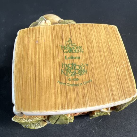 Harmony Kingdom Garden~ Box Figurine ~ LEMON - Picture 12 of 13